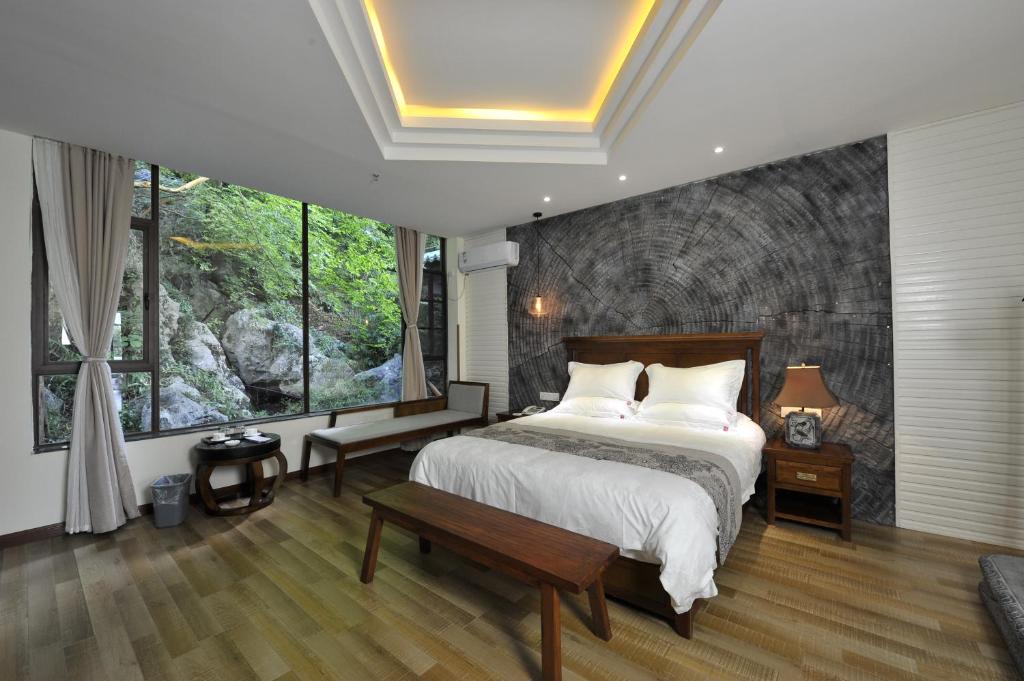 Guilin Crystal Crescent Moon Hotel