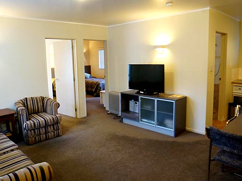 Cornwall Park Motor Inn