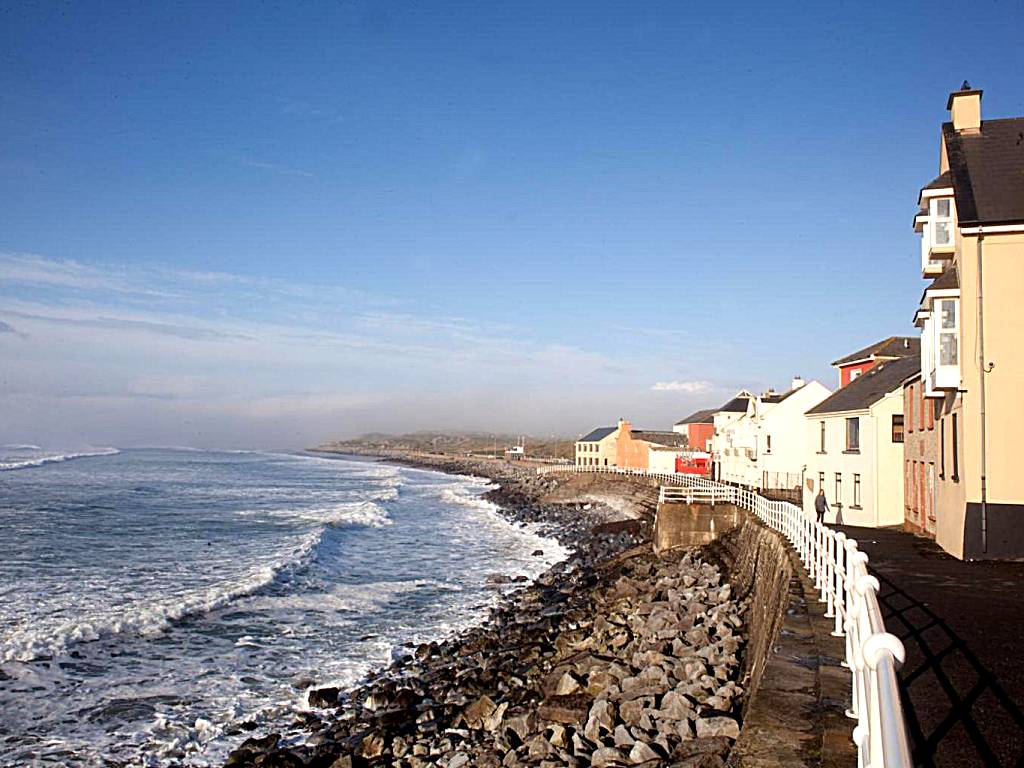 Lahinch Coast Hotel and Suites