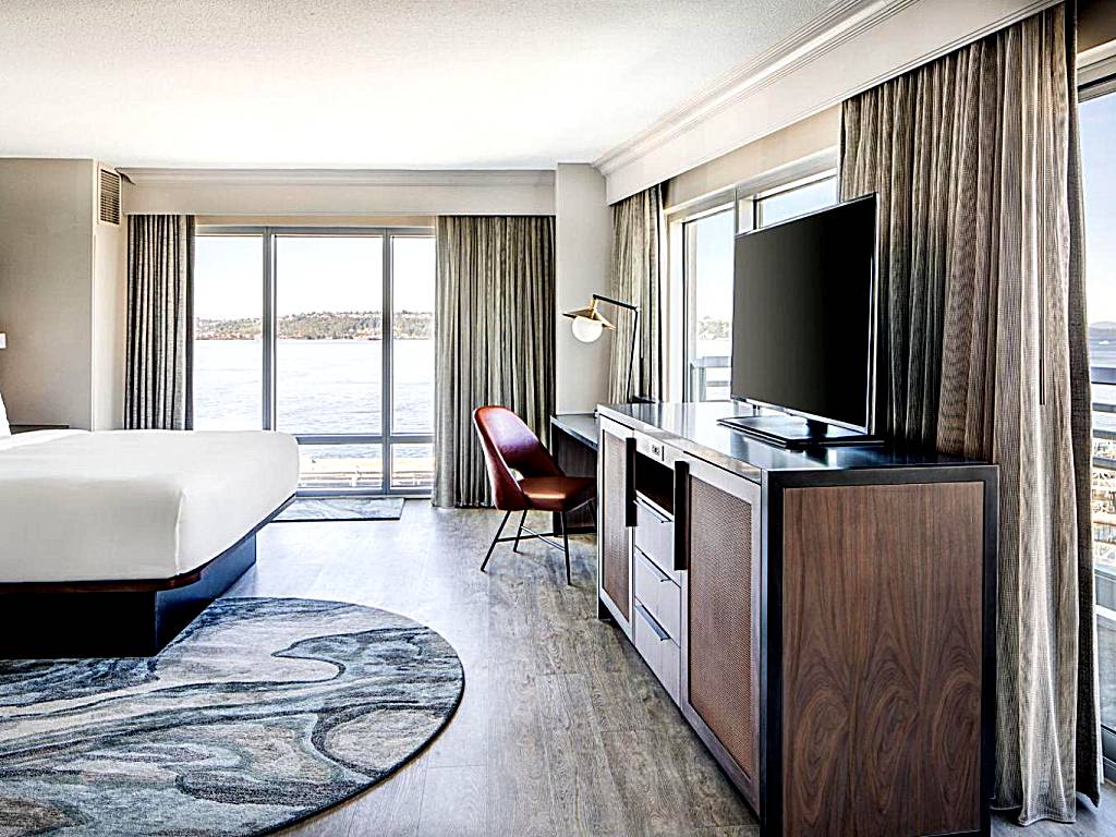 Seattle Marriott Waterfront: King Room - Waterfront