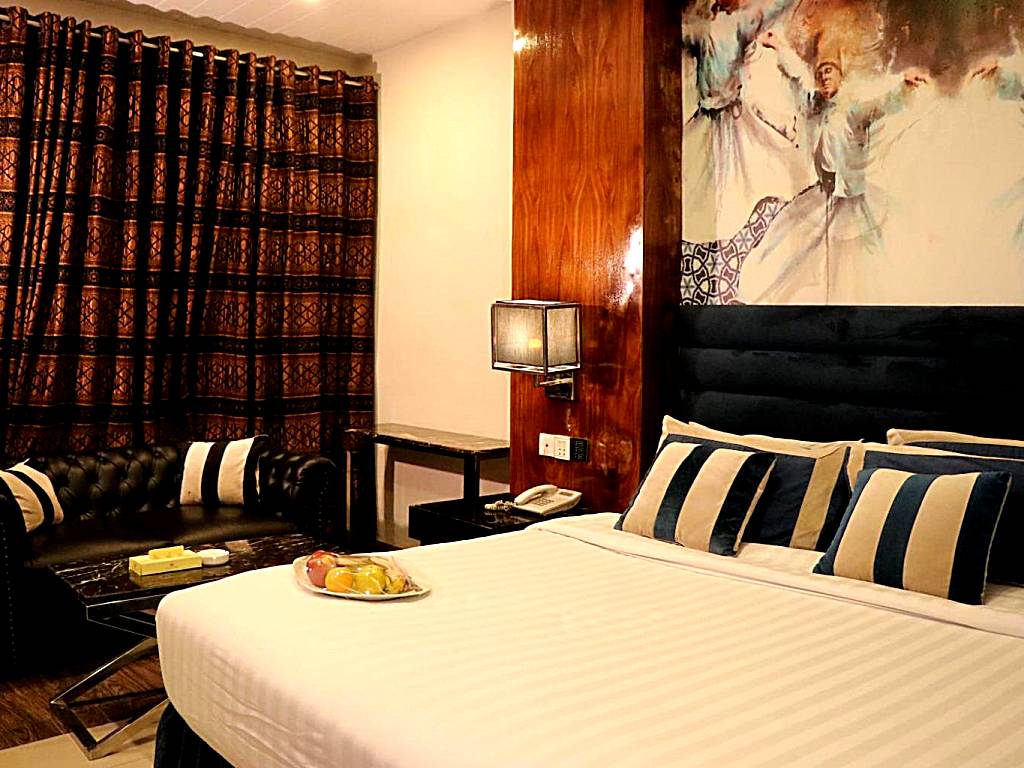Hilton Suites Lahore: Superior King Suite