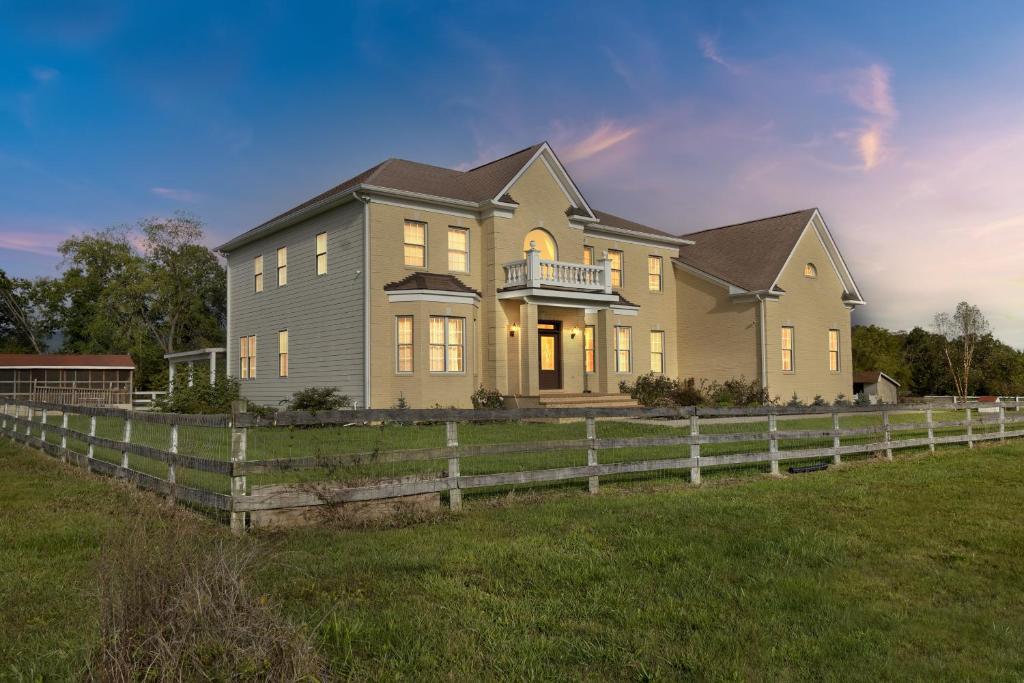 Bull Run Estate- Luxury Retreat with Scenic Views home